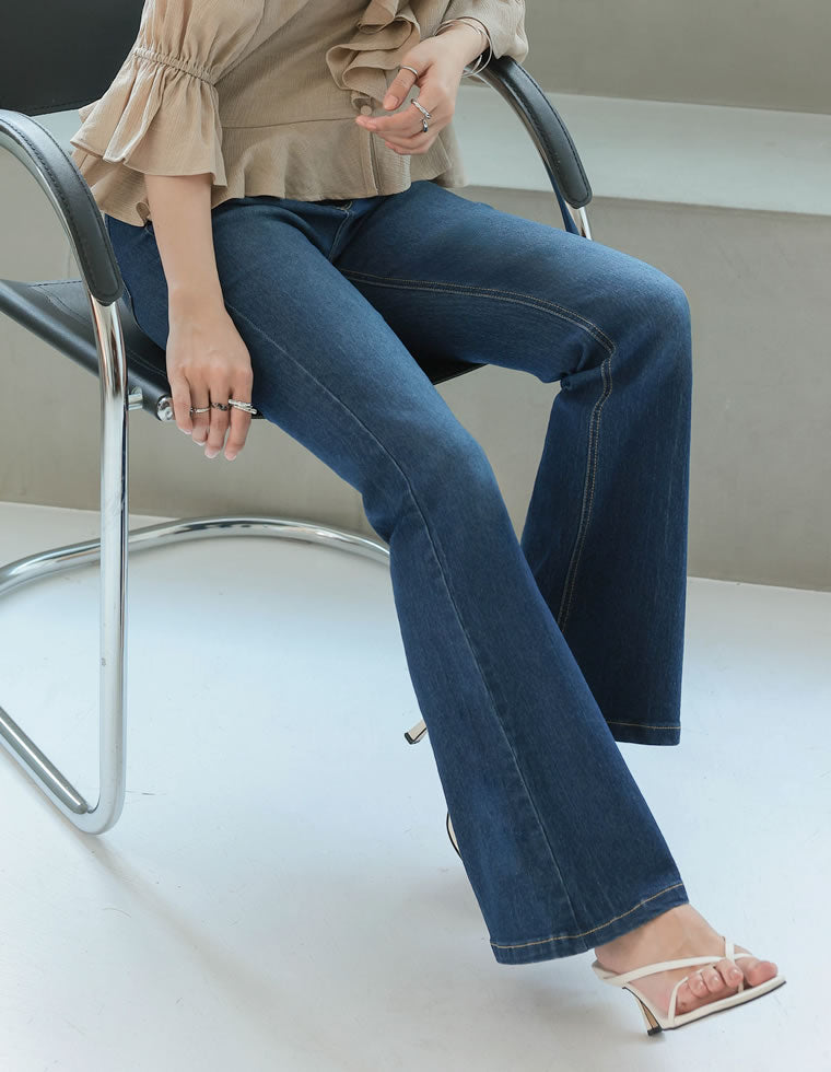 ストレッチデニムキックフレアパンツ