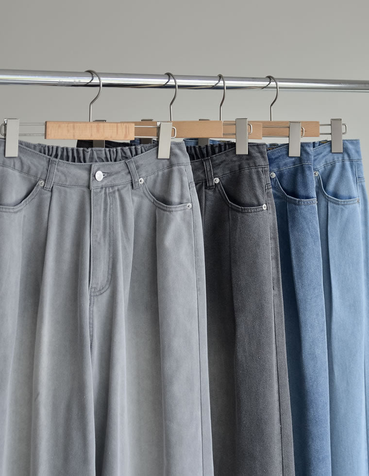 冷感デニムツータックワイドストレートパンツ