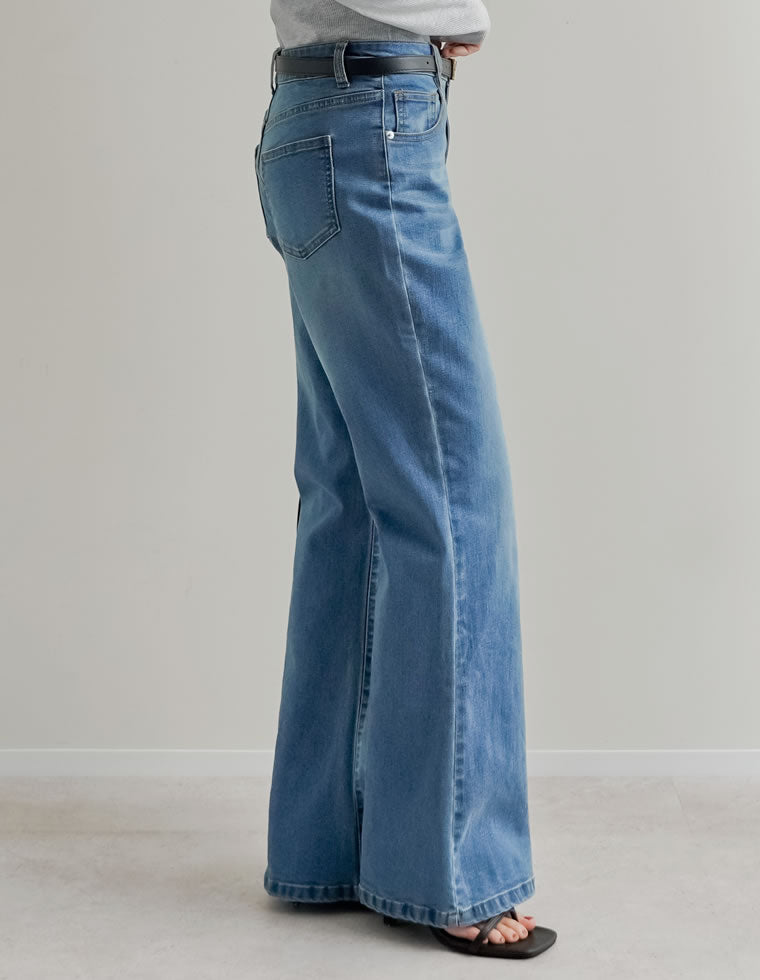 ストレッチデニムキックフレアパンツ